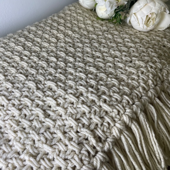 Handmade knitted throw blanket | 40" x 55" - Picture 6 of 10